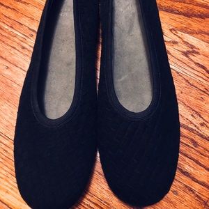 Stuart Weitzman Cute & comfy quilted ballet flats